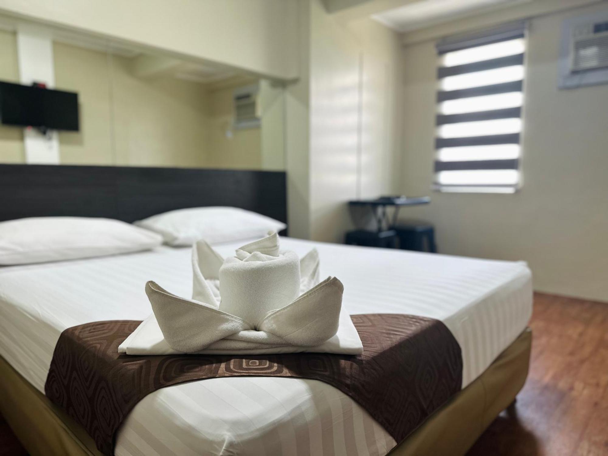 Dg Budget Hotel Salem Pasay Exteriör bild